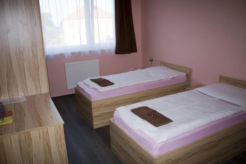 Penzion Na Rozku Sliač Δωμάτιο φωτογραφία
